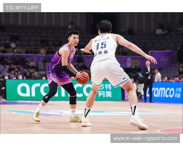 豪斯与廖三宁后场搭档初显默契 北控进攻发起点多点开花 豪斯与廖三宁后场搭档初显默契 北控进攻发起点多点开花